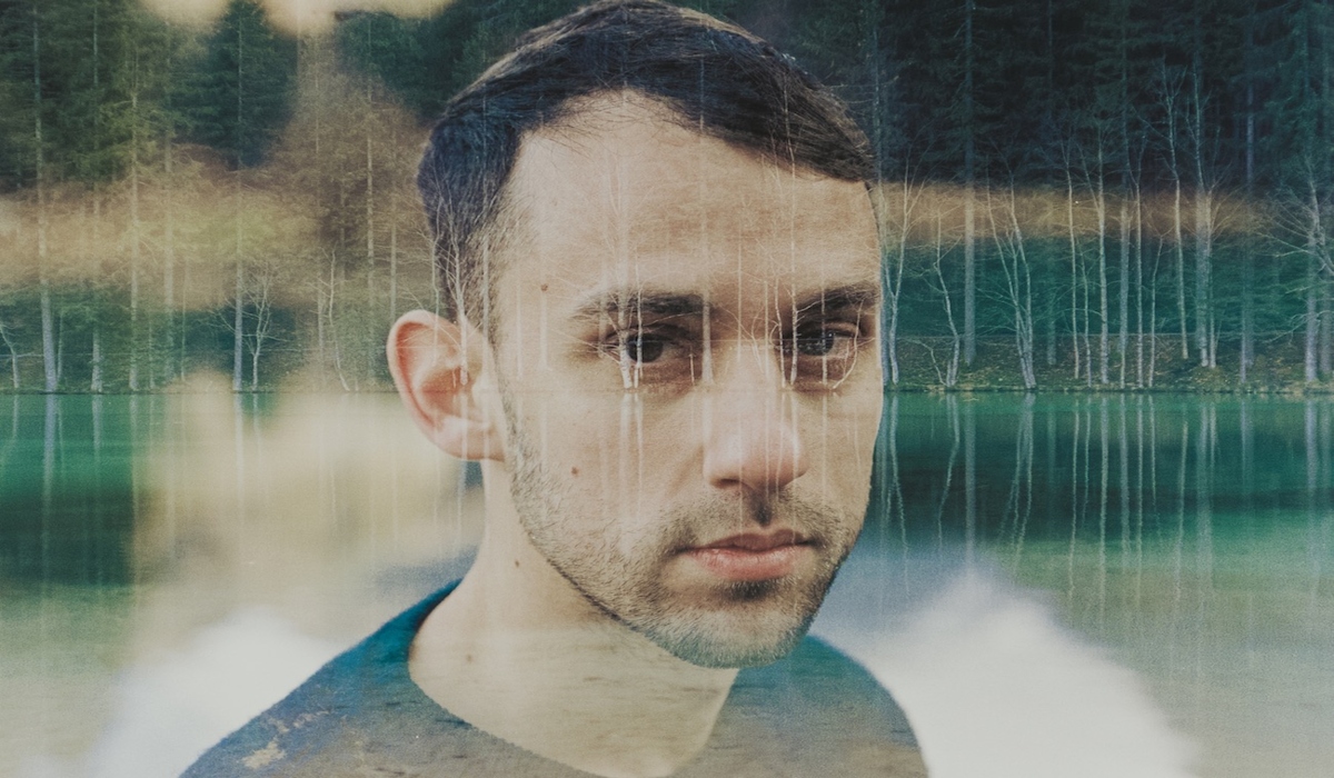 Ο Ελληνοσουηδός καλλιτέχνης της indie folk σκηνής Plàsi σε ευρωπαϊκή περιοδεία