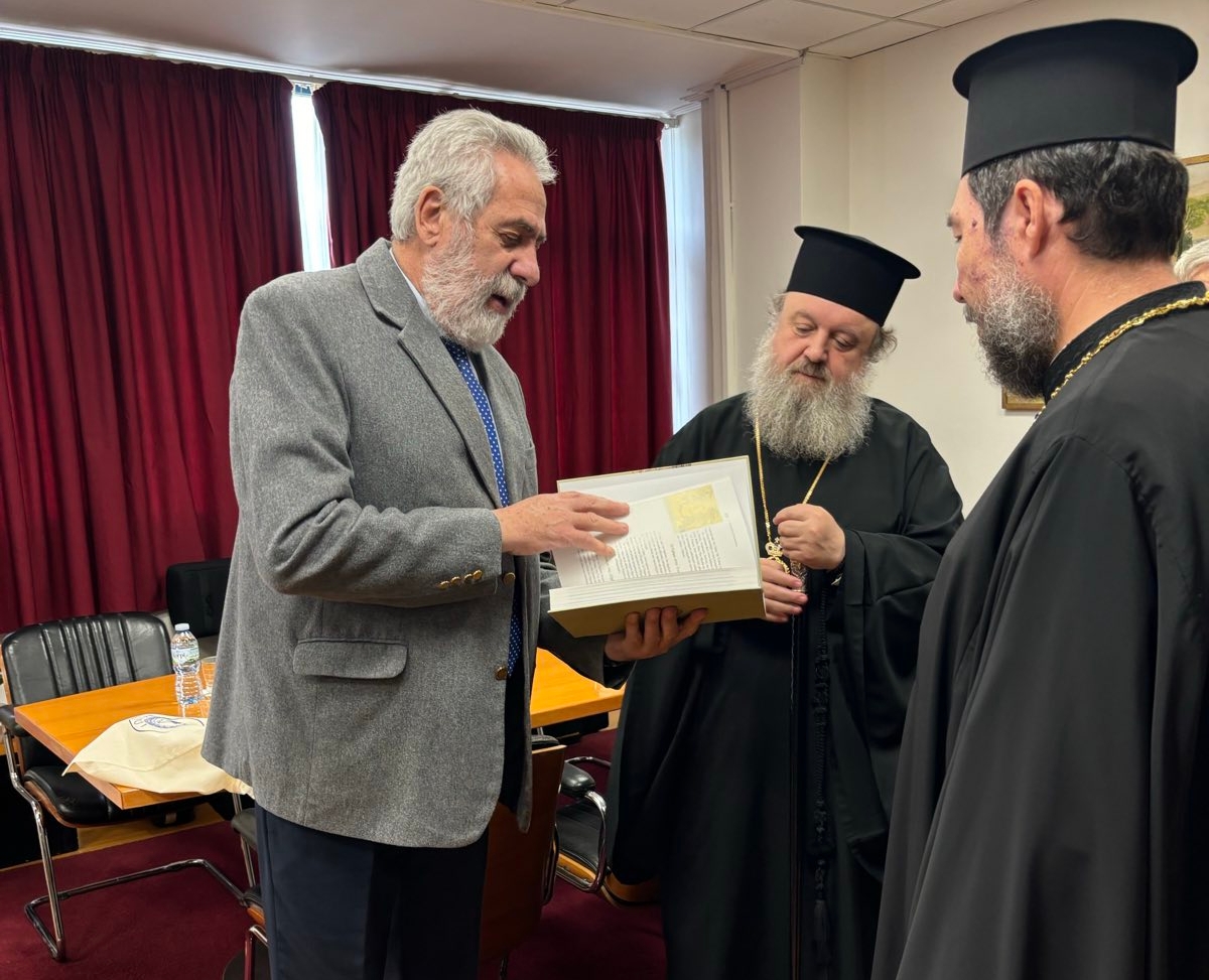 Στον δήμαρχο Αλμυρού ο Επίσκοπος Πράχοβας Τιμόθεος