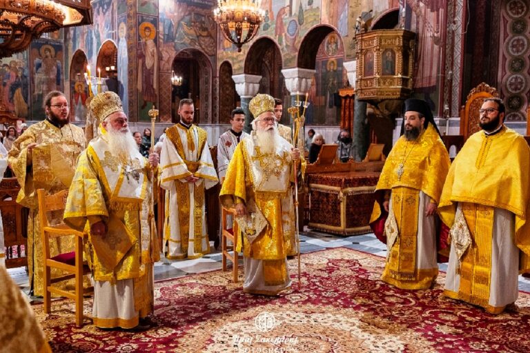 Βόλος: Συλλείτουργο Μητροπολιτών Κινσάσας Θεοδοσίου και Δημητριάδος Ιγνατίου – Χειροθεσία νεών πνευματικών