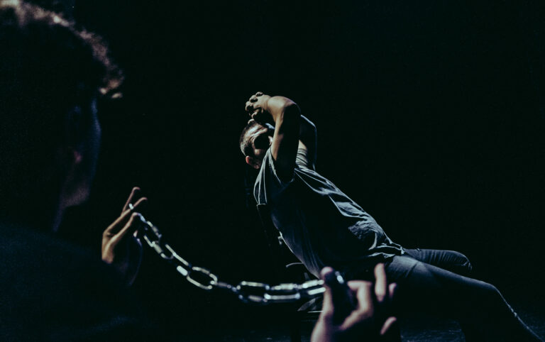 Ένας… Χάρτινος Τίγρης από την Ison Theatrical Projects στον πολυχώρο ΠΛΥΦΑ