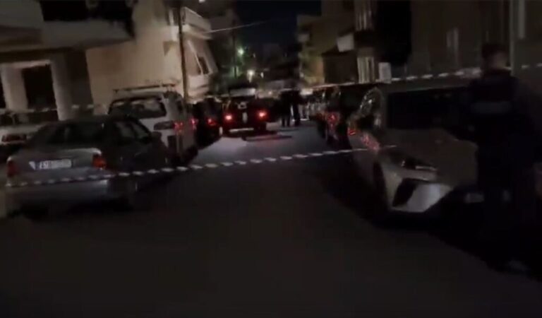 Αγρίνιο: Οδύνη και οργή στην κηδεία της 43χρονης που δολοφονήθηκε – Σεβασμό της ιδιωτικότητας ζητά η οικογένεια
