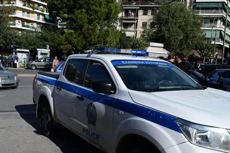 Θανάσιμα τραυματισμένη από μαγκούρα γυναίκα σε σπίτι στο Παγκράτι – Συνελήφθη για ανθρωποκτονία ο 56χρονος γιος της