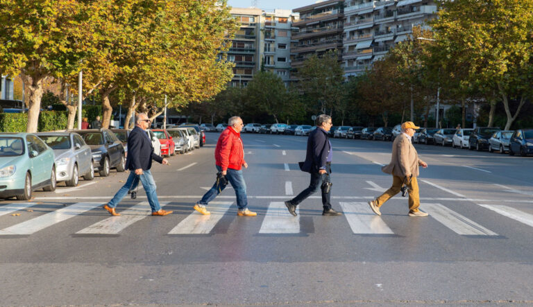 «Ζωές στον δρόμο»: Η νέα φωτογραφική… αυτοψία των τεσσάρων δημοσιογράφων της Θεσσαλονίκης