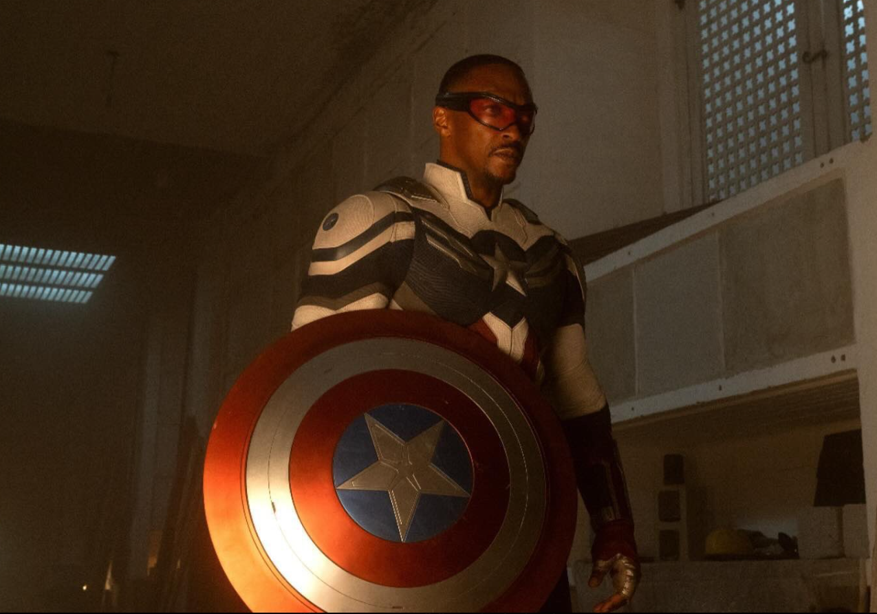 Νέες εικόνες από το “Captain America: Brave New World” με τον Άντονι Μακί