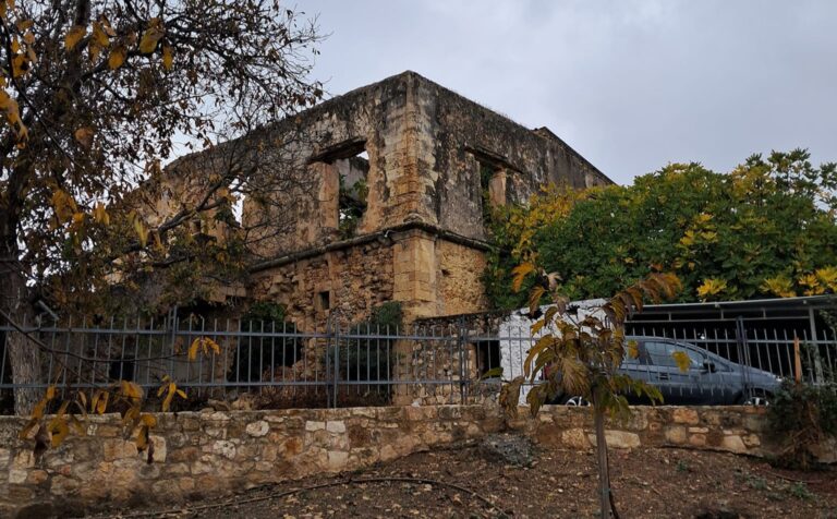 Χανιά: Έκκληση να αναστηλωθεί ενετική έπαυλη του 17ου αιώνα – “Κινδυνεύει από κατάρρευση” (ηχητικό)