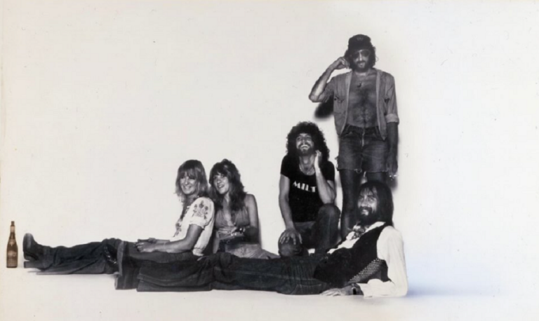 Το πιάνο από τις περιοδείες των Fleetwood Mac πωλείται σε δημοπρασία
