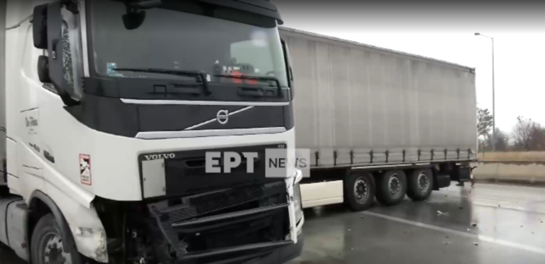 Θεσσαλονίκη: Νταλίκα δίπλωσε στη Σίνδο-Κυκλοφοριακές ρυθμίσεις στο σημείο