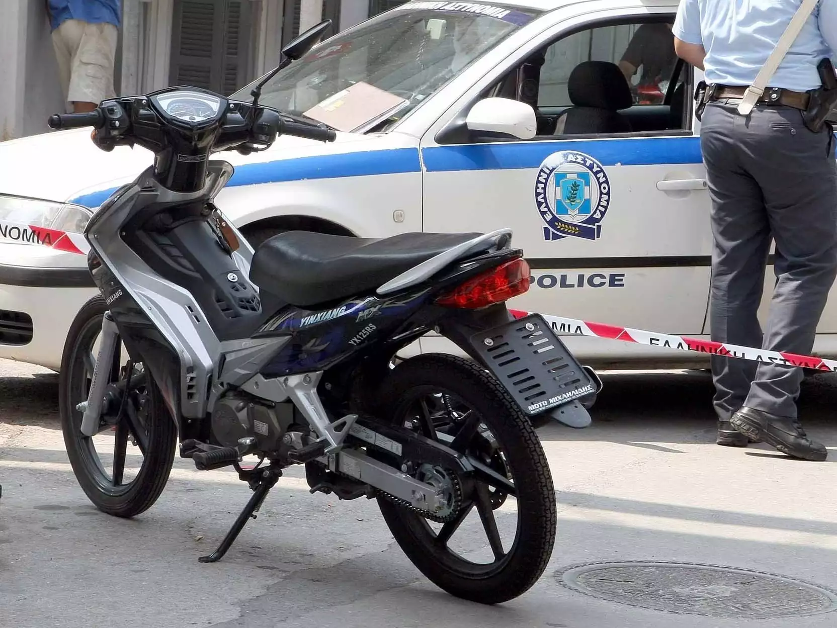 Χειροπέδες σε δύο ανήλικους στα Χανιά – Σε μηχανάκι χωρίς δίπλωμα και με ναρκωτικά
