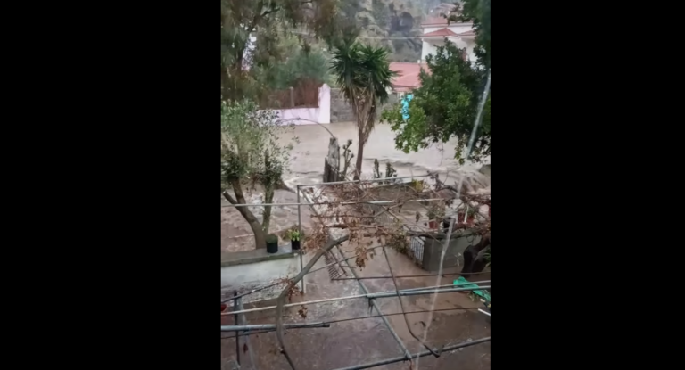 Κακοκαιρία Bora: 112 στη Λήμνο, τρεις απεγκλωβισμοί από τις πλημμύρες, παρασύρθηκαν ΙΧ – Αναμένονται 112 σε K. Μακεδονία, Θεσσαλία – Κατέρρευσε η γέφυρα Δενδροποτάμου στη Θεσσαλονίκη