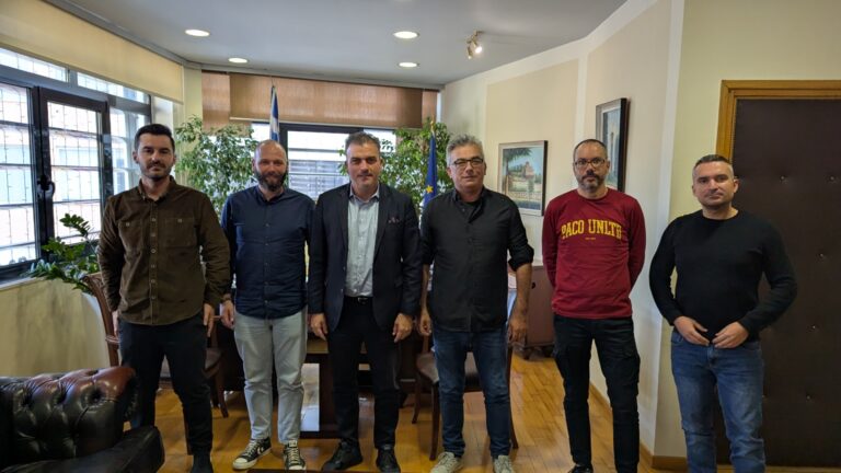 Συνάντηση του Σωματείου Ιδιοκτητών Ταξί με τον δήμαρχο Λαρισαίων