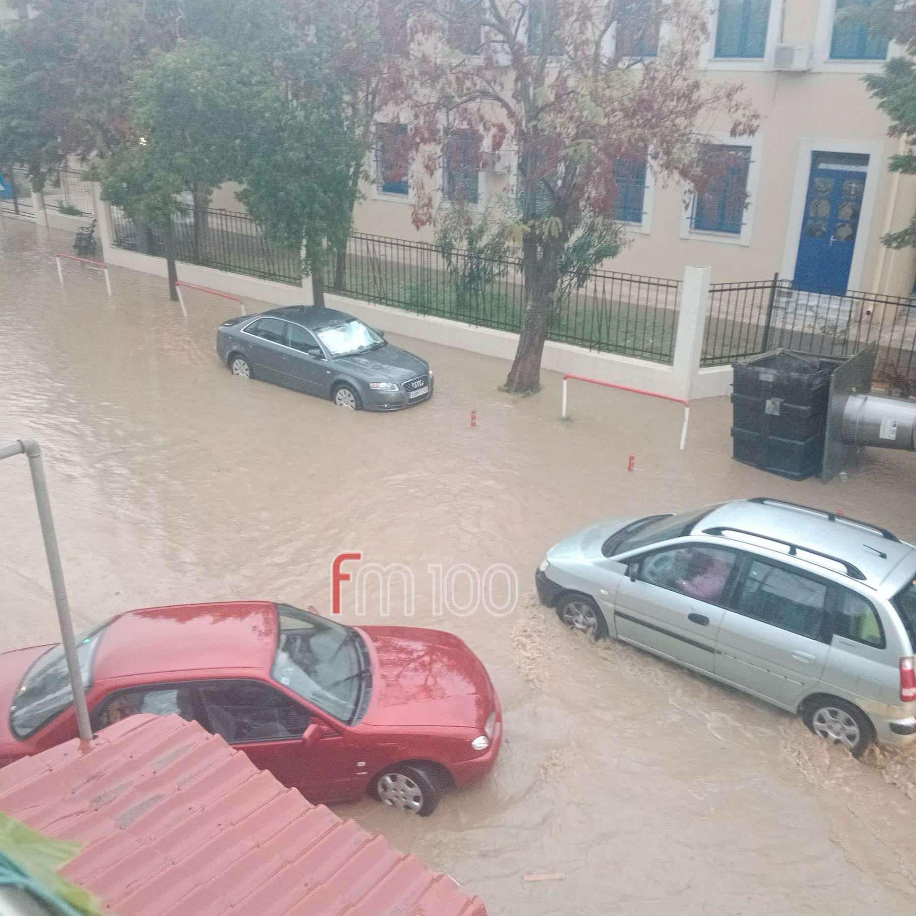 Λήμνος: “Τρομάξαμε, όλα έγιναν σε δέκα λεπτά” – Εικόνες καταστροφές από το φονικό πέρασμα της κακοκαιρίας από το νησί