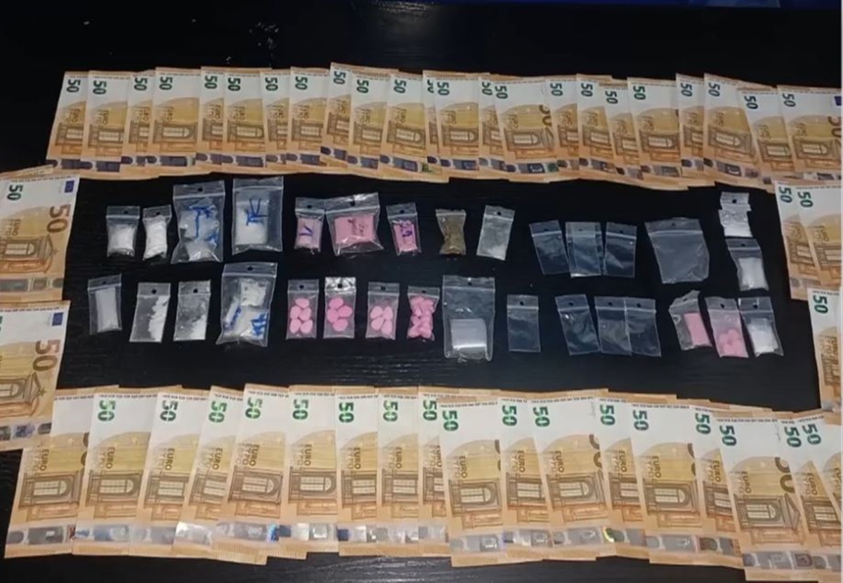 Άγ. Παντελεήμονας: Χειροπέδες από την ΕΛ.ΑΣ. σε 40χρονο διακινητή ροζ κοκαΐνης, κάνναβης και ναρκωτικών χαπιών – Είχε πάνω του 2.250 ευρώ