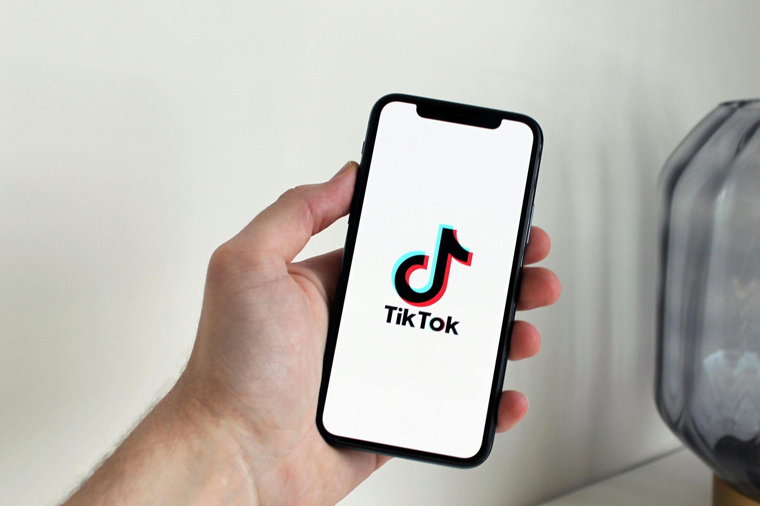 Ένθετο Social Media: Η Generation “Ζ” βρίσκει δουλειά μέσω του TikTok