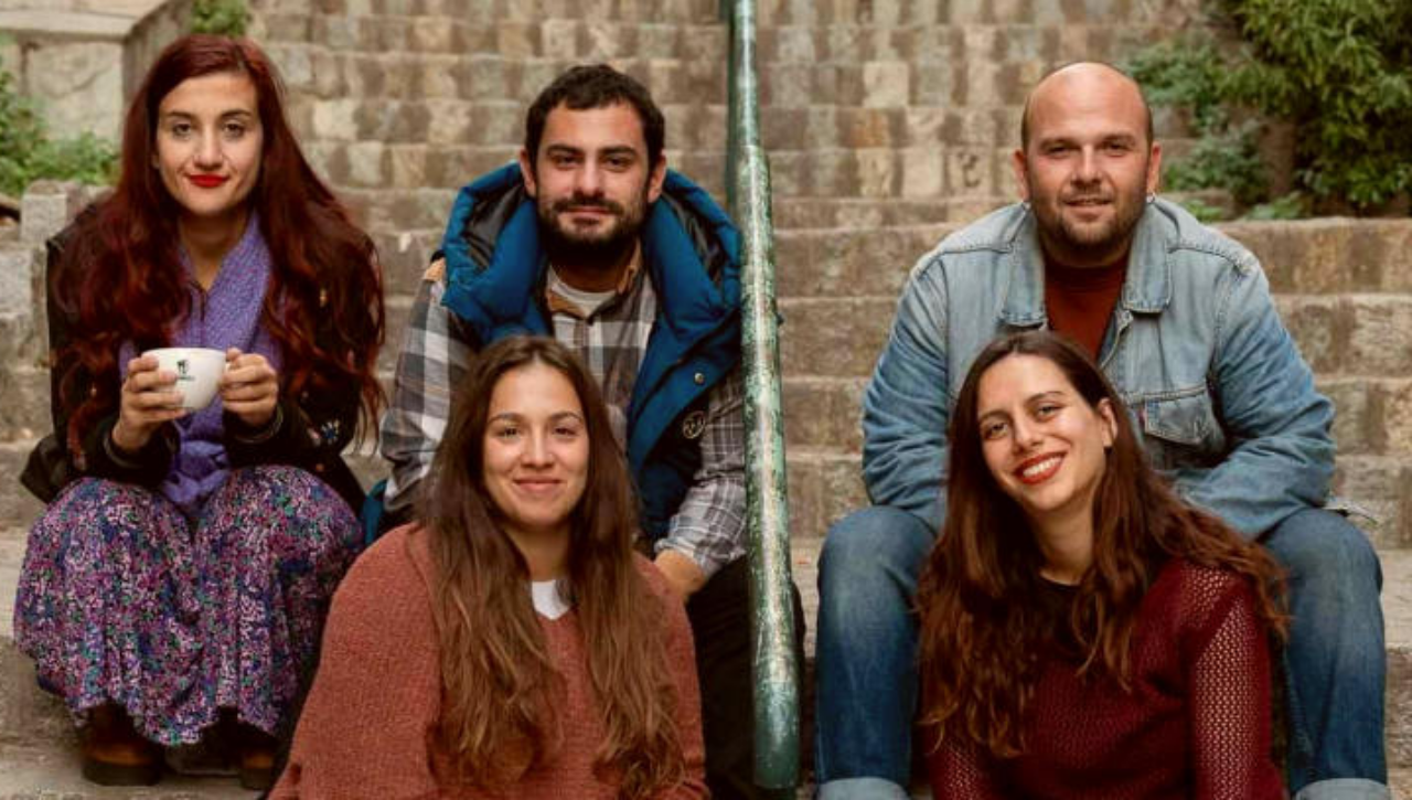 “Παίξε υπεύθυνα”: Μία ανατρεπτική κωμωδία για την συνειδητή σχέση με το παιχνίδι που λέγεται ζωή