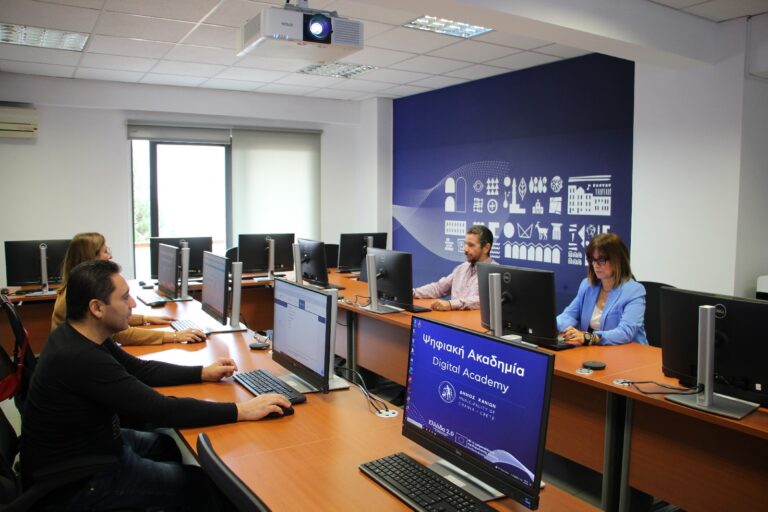 “Ψηφιακή Ακαδημία” από τον Δήμο Χανίων για εκπαίδευση πολιτών στις νέες τεχνολογίες