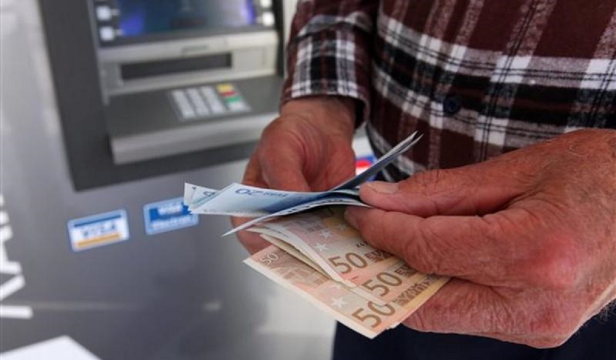 Συνταξιούχοι: Σχεδόν 2 εκατ. θα δουν αυξήσεις στις συντάξεις τους πριν τις γιορτές του Δεκεμβρίου