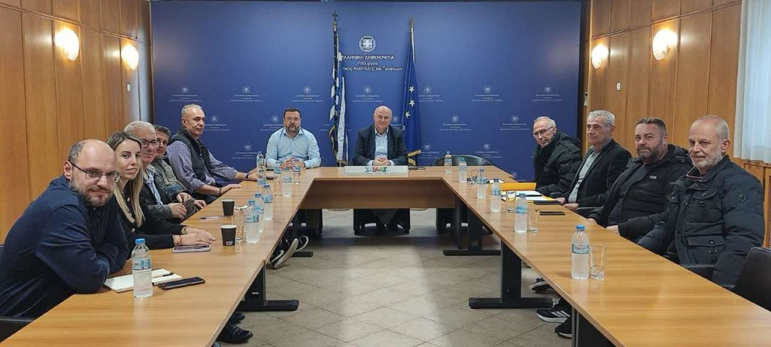 Καρδίτσα: Συνδεδεμένες ενισχύσεις και αναπλήρωση εισοδήματος στο επίκεντρο της συνάντησης αγροτικών συλλόγων με Κ. Τσιάρα