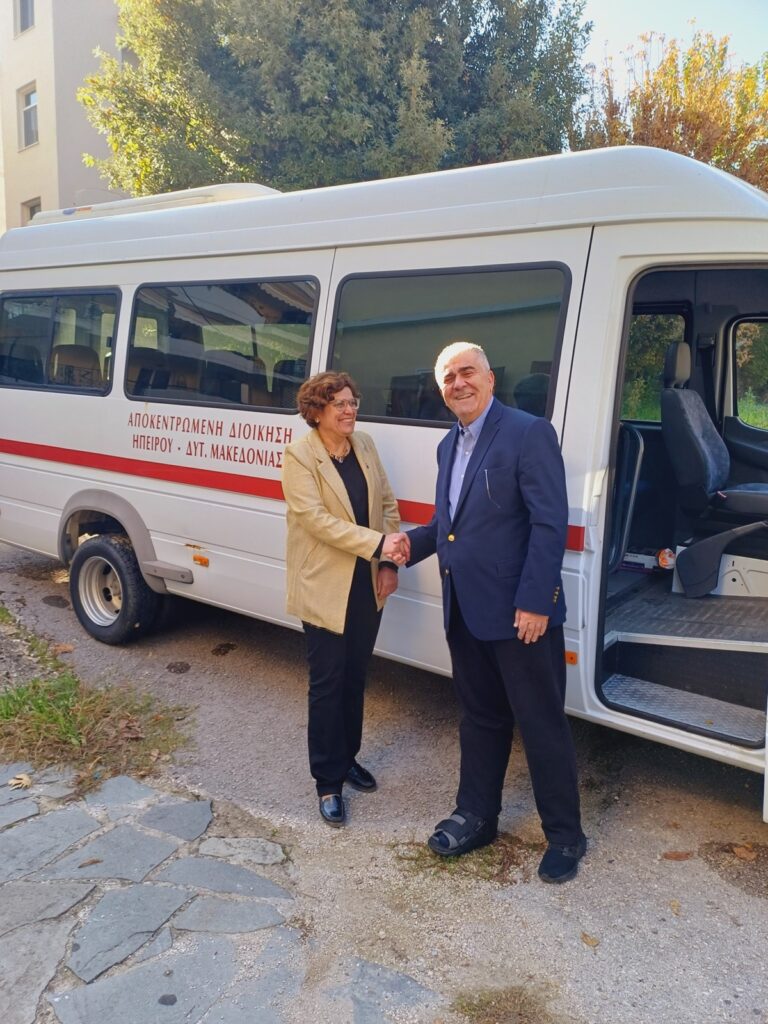 Λεωφορείο δώρο στο Πανεπιστήμιο Ιωαννίνων από την Αποκεντρωμένη Διοίκηση Ηπείρου-Δυτ. Μακεδονίας
