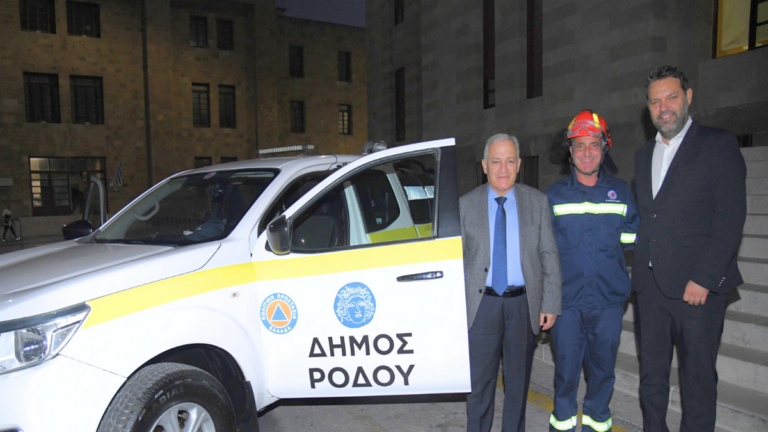Δωρεά δύο πυροσβεστικών οχημάτων από την ΚΕΔΕ στο Δήμο Ρόδου