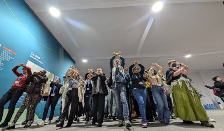 COP29: Στον «αέρα» η απαρτία – Αποχωρούν μαζικά εκπρόσωποι των ευάλωτων της κλιματικής αλλαγής