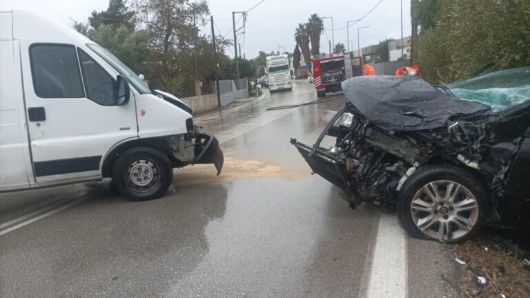 Πάτρα: Τροχαίο ατύχημα στο Ακταίο, κλειστή προσωρινά η παλαιά εθνική οδός