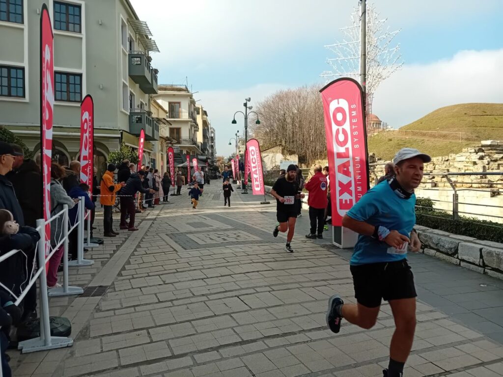 Με συμμετοχές από την Ελλάδα και το εξωτερικό διεξήχθη ο 20ος Ημιμαραθώνιος Τυρνάβου- Λάρισας