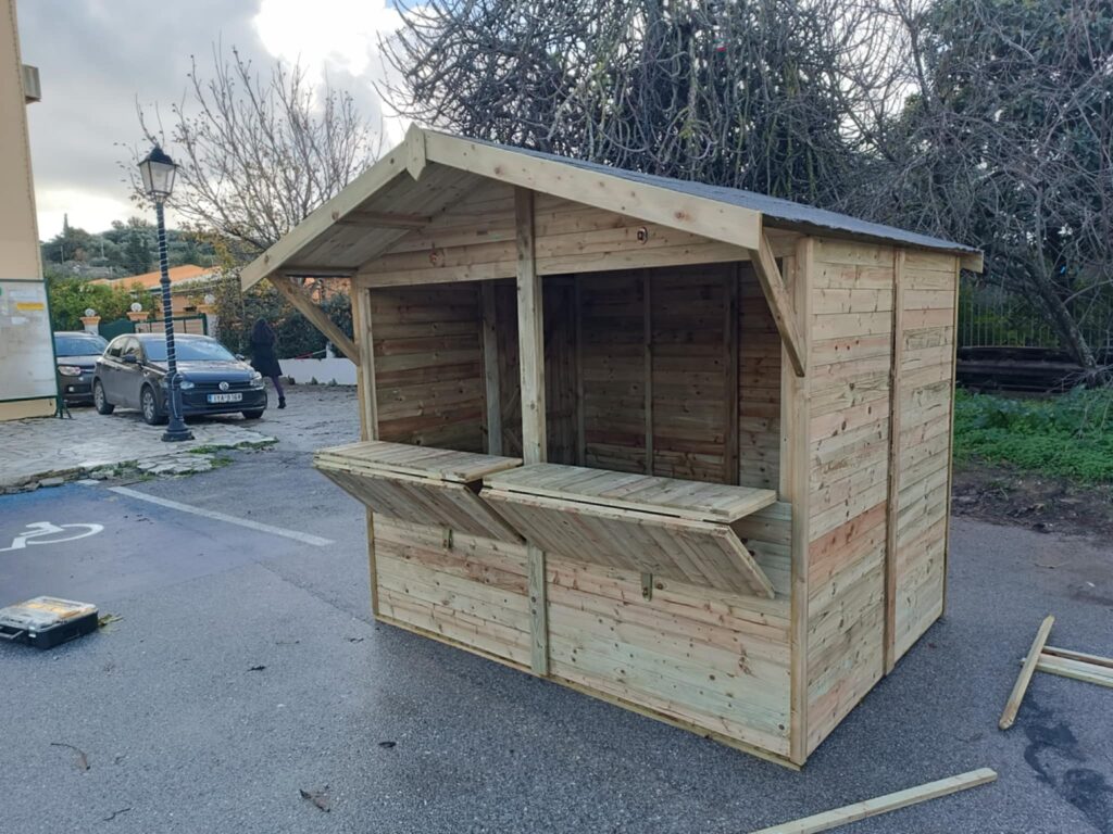 Κέρκυρα: Ετοιμασίες για το Χριστουγεννιάτικο χωριό στον βορρά