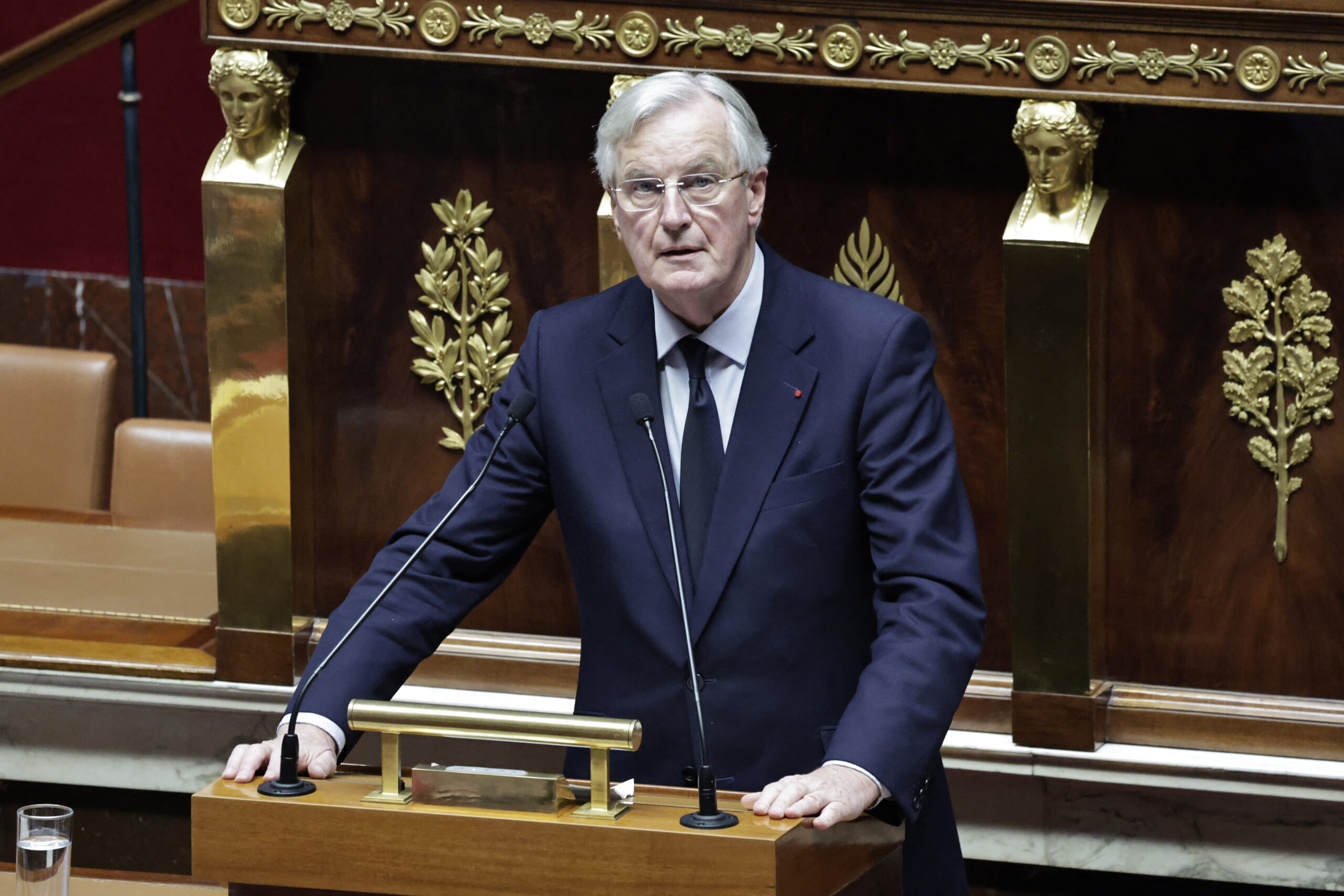 Γαλλία: Στα πρόθυρα κατάρρευσης η κυβέρνηση Μπαρνιέ – Τα σενάρια για την επόμενη ημέρα