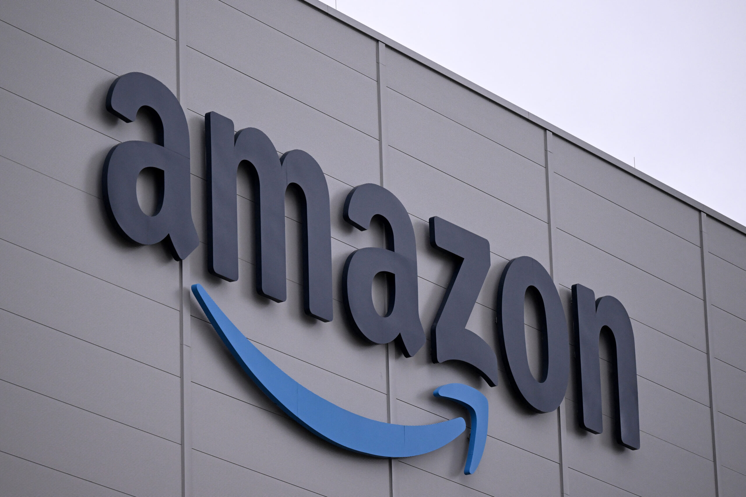 Η Amazon θα δωρίσει 1 εκατομμύριο δολάρια στο ταμείο για την ορκωμοσία του Τραμπ.