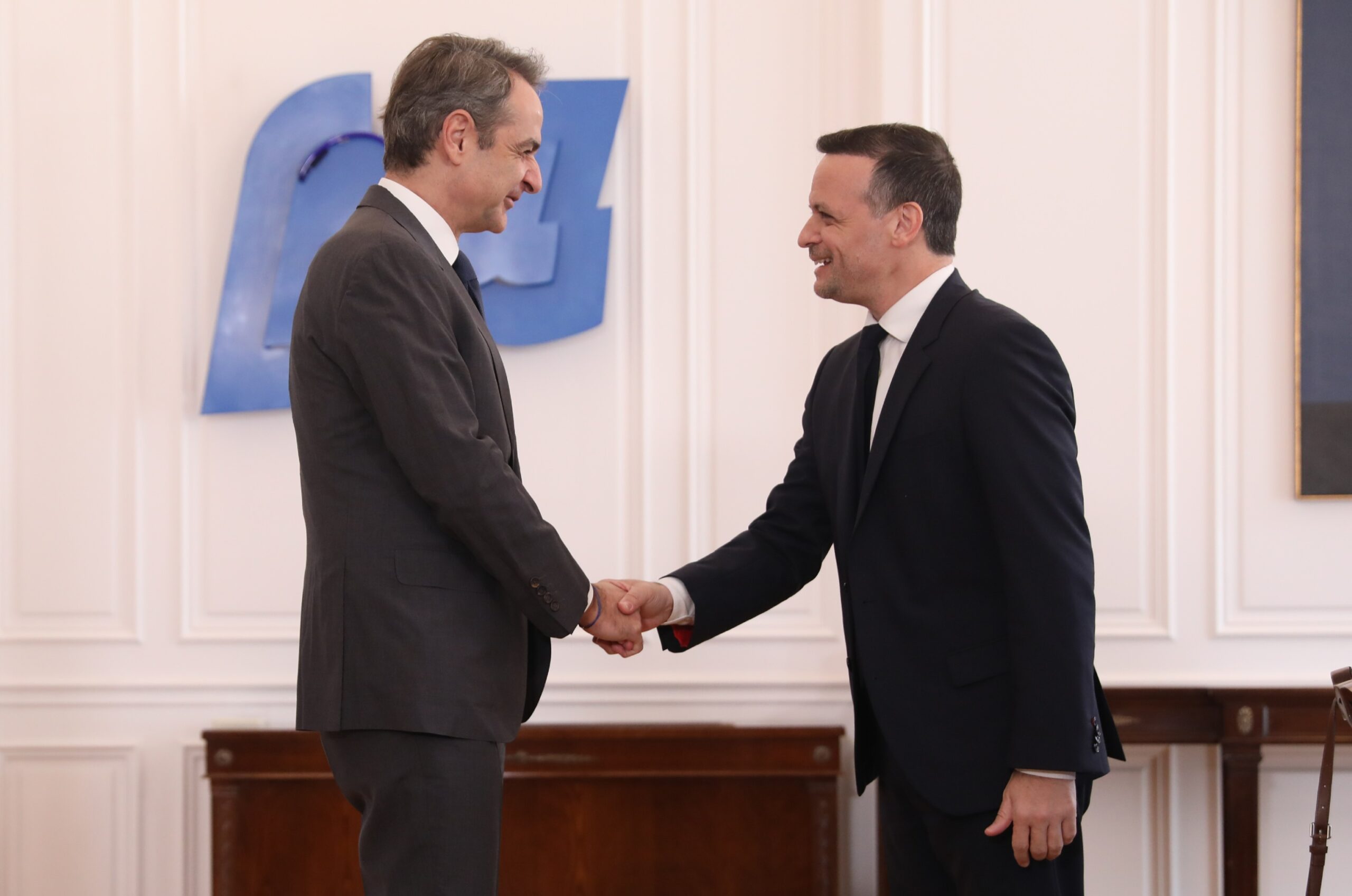 Ο διάλογος του Πρωθυπουργού με τον Δήμαρχο Αθηναίων πριν από λίγο