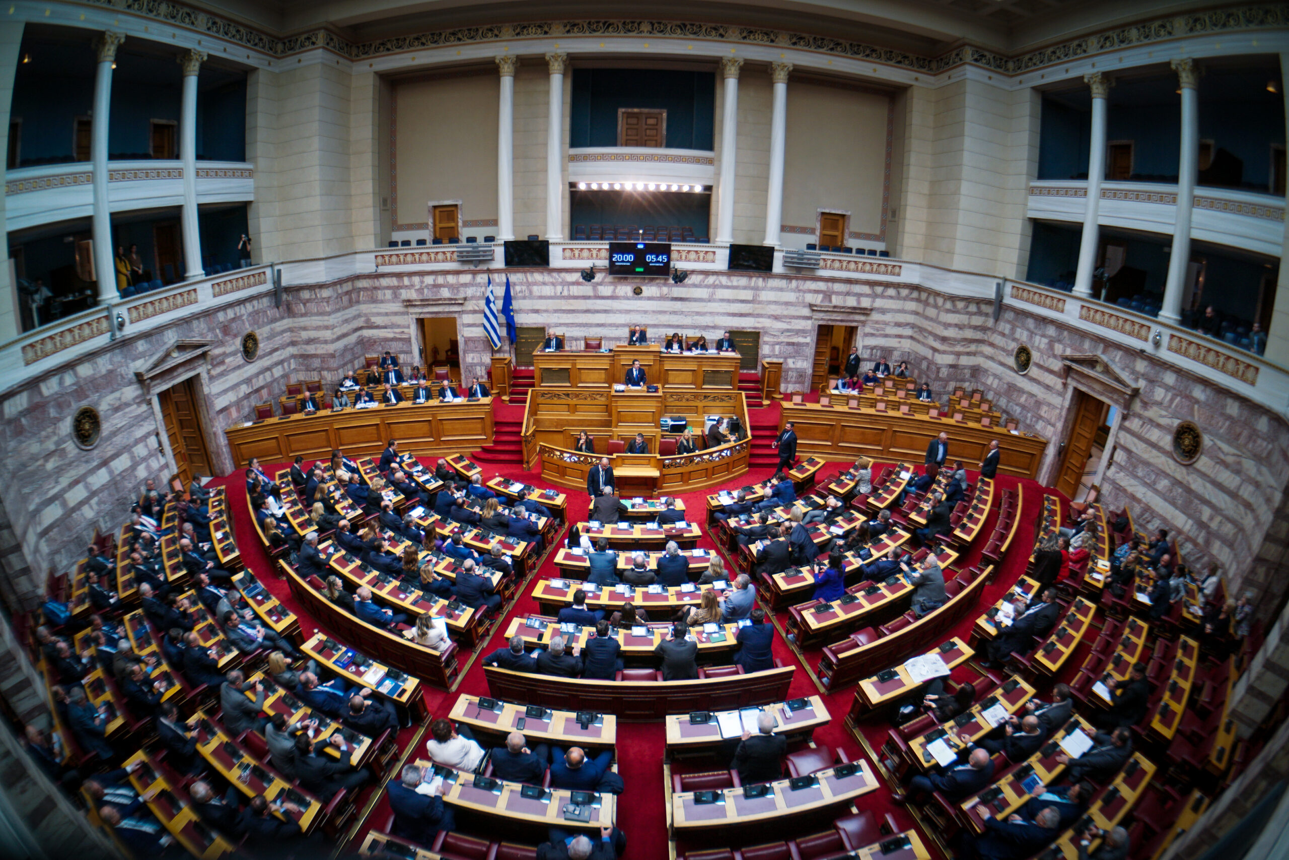 Πενθήμερη συζήτηση για τον προϋπολογισμό στη Βουλή – Σφοδρή κριτική από την αντιπολίτευση