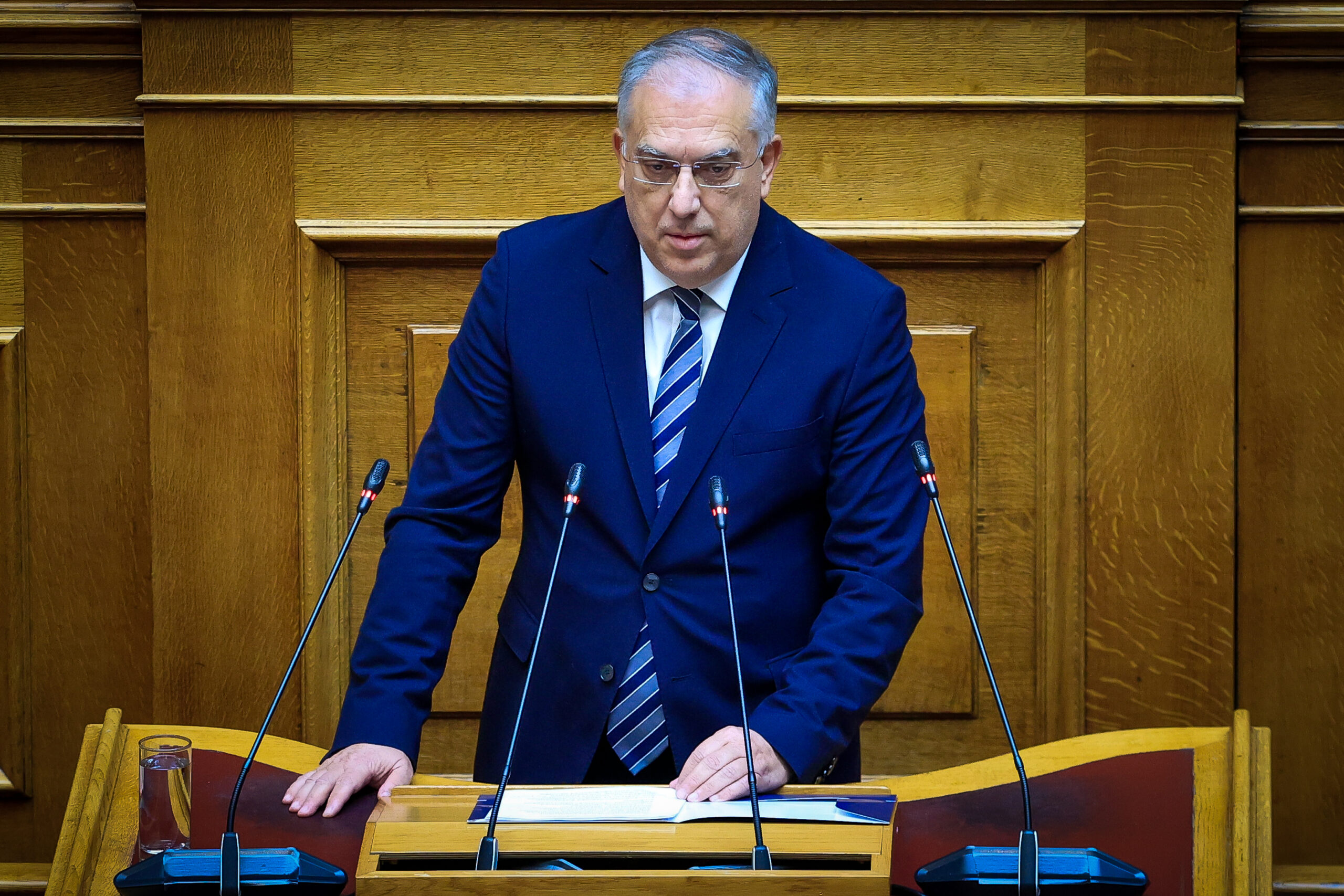 ΘΕΟΔΩΡΙΚΑΚΟΣ ΤΑΚΗΣ ΥΠΟΥΡΓΟΣ  ΣΥΖΗΤΗΣΗ ΣΤΗΝ ΟΛΟΜΕΛΕΙΑ ΤΗΣ ΒΟΥΛΗΣ ΤΟΥ Ν/Σ ΤΟΥ ΥΠΟΥΡΓΕΙΟΥ ΟΙΚΟΝΟΜΙΚΩΝ 