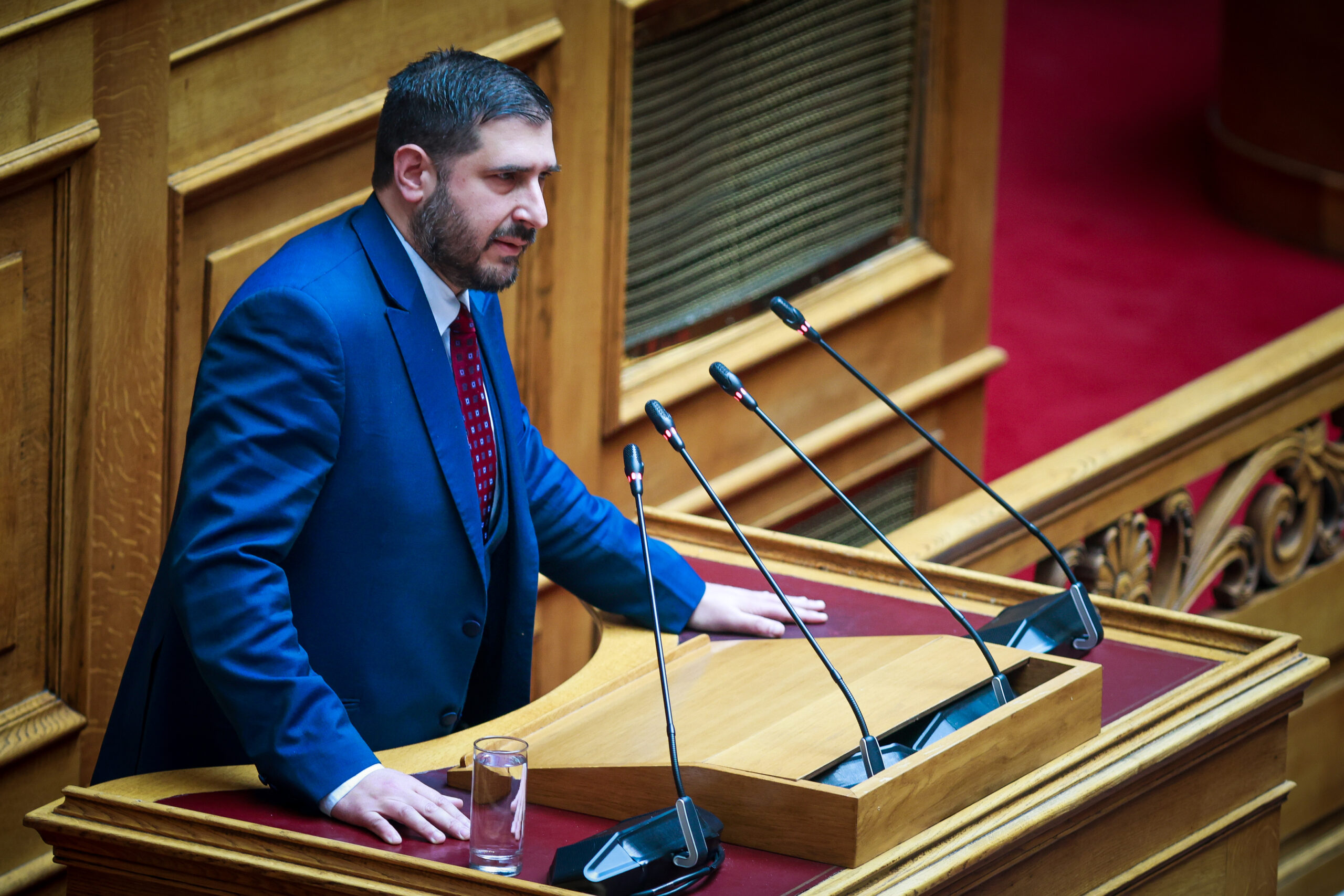 Βουλή – Προϋπολογισμός: Υπερψηφίζει ο ανεξάρτητος βουλευτής Χ. Κατσιβαρδάς