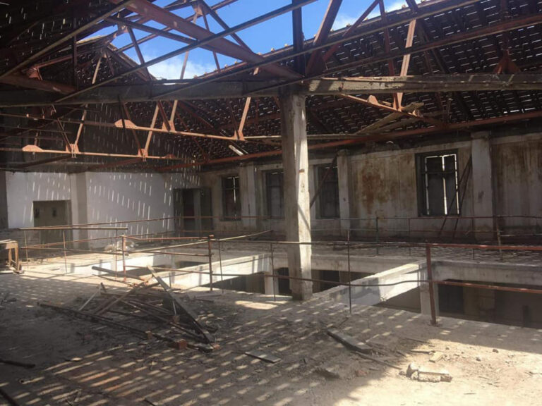 Βόλος: ΛΑ.Σ – “Ανολοκλήρωτη κινδυνεύει να καταρρεύσει η Κίτρινη Αποθήκη”