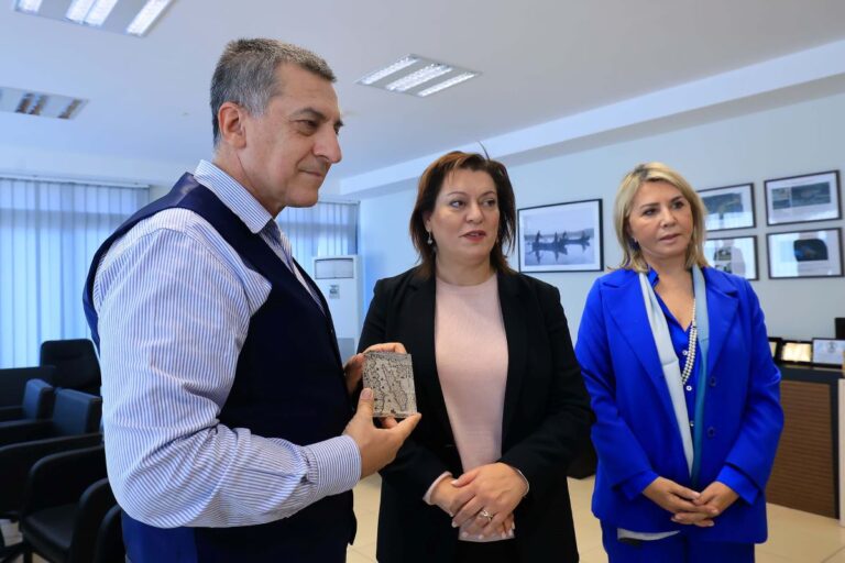 Στον περιφερειάρχη Θεσσαλίας η υπουργός Παιδείας της Κύπρου Αθ. Μιχαηλίδου