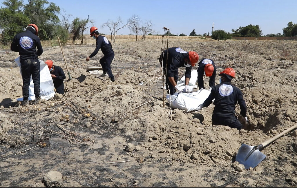 Τουλάχιστον εκατό χιλιάδες σοροί σε ομαδικό τάφο κοντά στη Δαμασκό, καταγγέλλει συριακή οργάνωση στις ΗΠΑ
