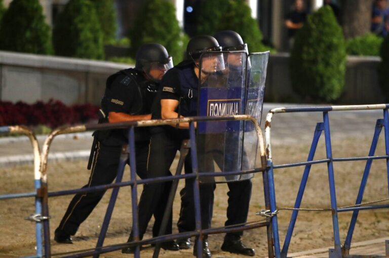 Η αστυνομία της Βόρειας Μακεδονίας λέει πως εξάρθρωσε «τρομοκρατική οργάνωση» στο δυτικό τμήμα της χώρας