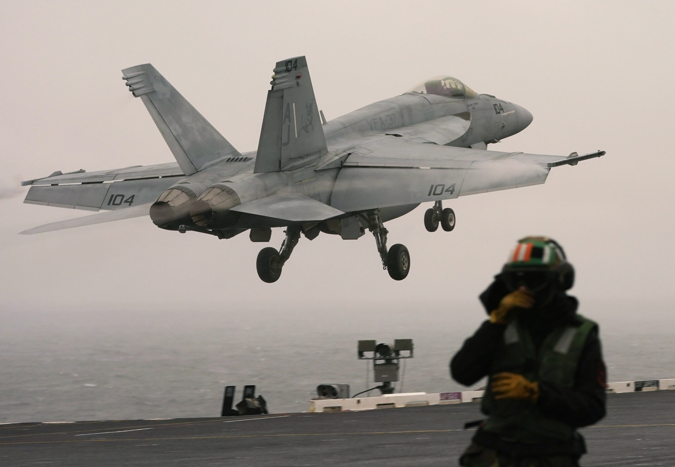 Ερυθρά Θάλασσα: F/A-18 του Πολεμικού Ναυτικού των ΗΠΑ καταρρίφθηκε από «φίλια πυρά»