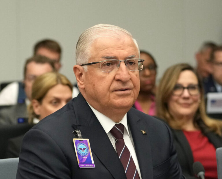 Γιασάρ Γκιουλέρ: Η Τουρκία πιστεύει ότι οι Κούρδοι μαχητές θα εκδιωχθούν από το σύνολο του συριακού εδάφους