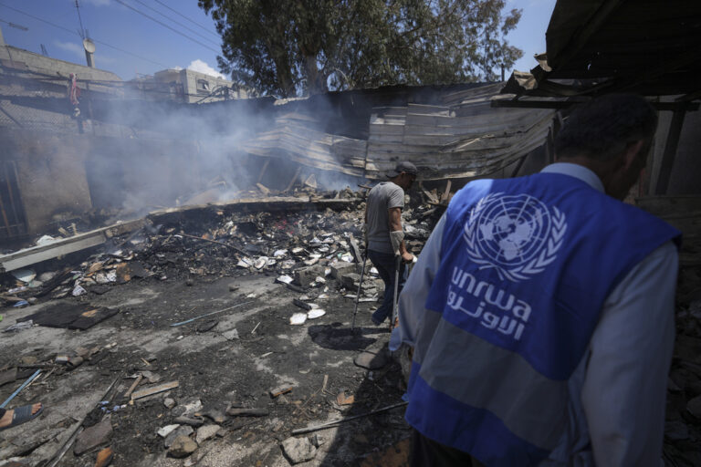 Unrwa: Αναστέλλει την παράδοση βοήθειας από ένα σημαντικό συνοριακό σημείο διέλευσης με το Ισραήλ