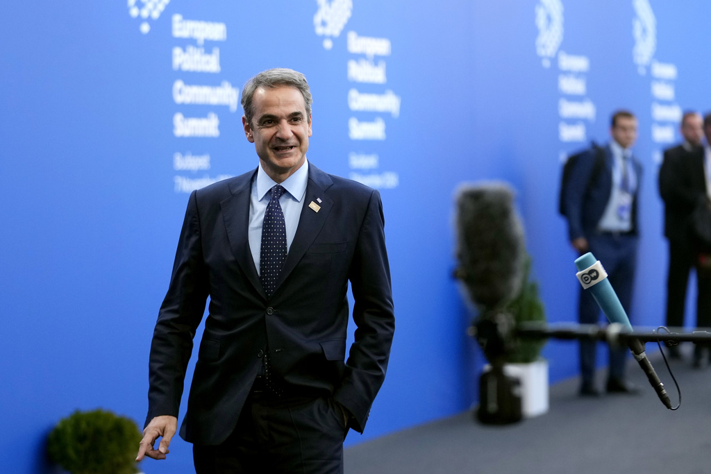 Κ. Μητσοτάκης στη Βρετανία: Την Τρίτη η συνάντηση με τον Στάρμερ – Ψηλά στην ατζέντα η επανένωση των Γλυπτών
