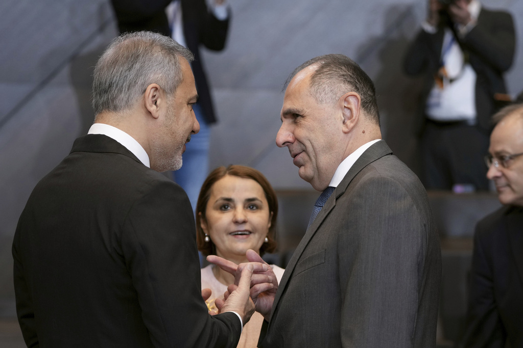 Συνάντηση Γεραπετρίτη – Φιντάν: Στο επίκεντρο διμερή ζητήματα – Εκτιμήσεις πως η Τουρκία παραμένει στην πολιτική «ήρεμων νερών»
