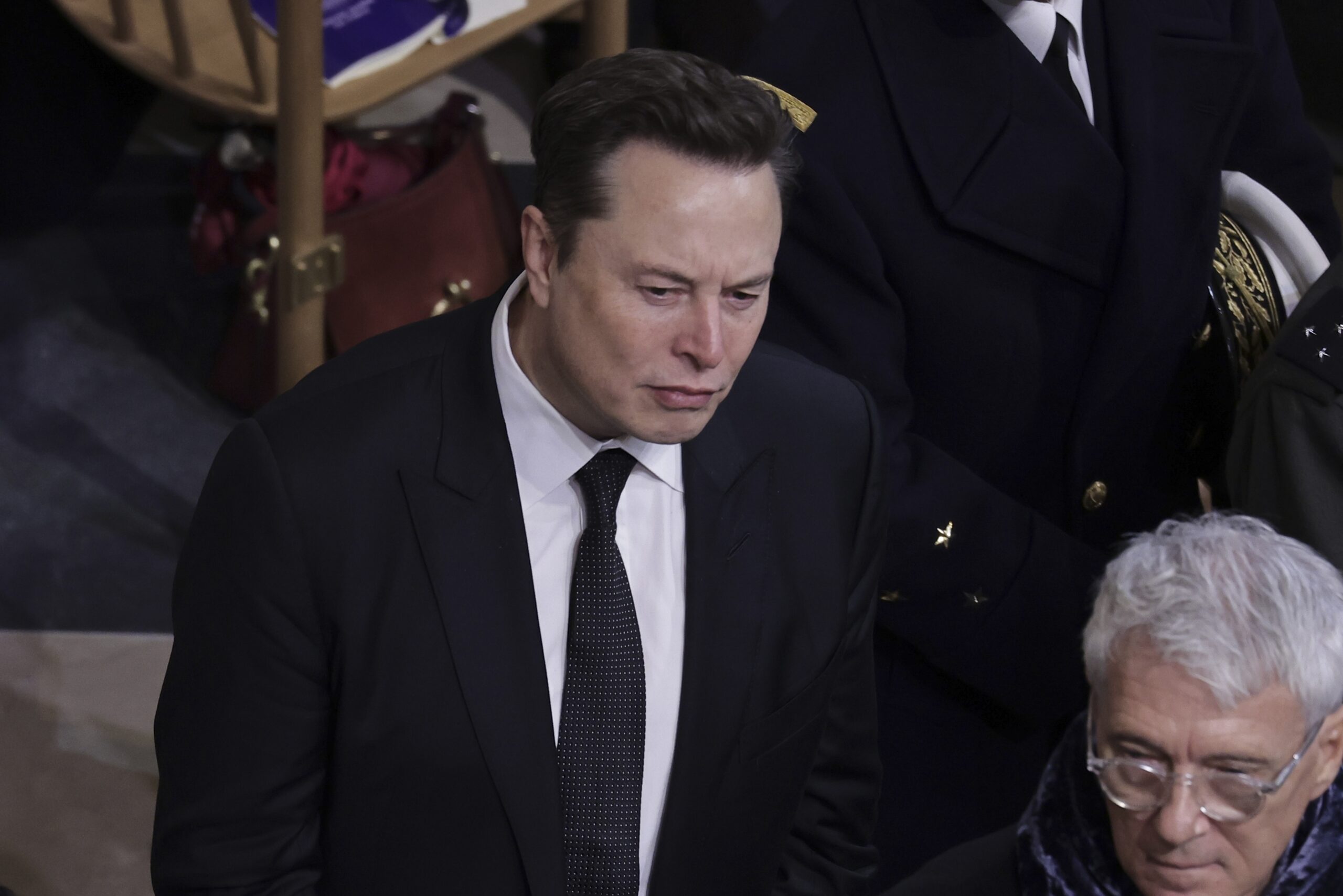 ΗΠΑ: Οι Δημοκρατικοί υποστηρίζουν ότι οι Ρεπουμπλικάνοι προστατεύουν τις επενδύσεις τις Ίλον Μασκ στην Κίνα