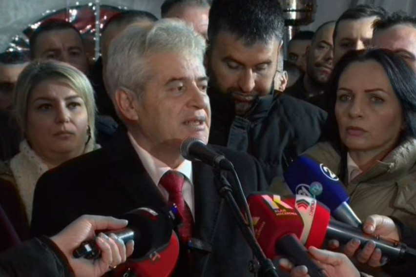 Βόρεια Μακεδονία: Ο Αχμέτι προειδοποιεί πως αν «πειραχτεί» ο νόμος για την αλβανική γλώσσα, δεν θα υπάρξει ειρήνη στη χώρα
