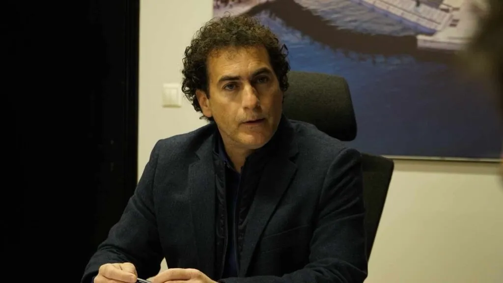 ΔΕΥΑΜΒ – Α. Κοπάνας: Δεν μπορούσε να αποφευχθεί η εισροή θολού νερού στο δίκτυο – Έξαρση υδροφορίας η αιτία