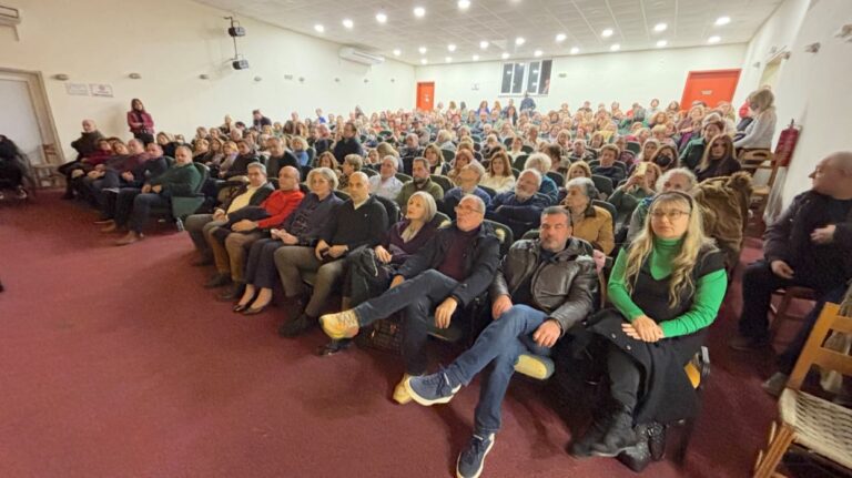 Φάρσαλα: Μεγάλη συμμετοχή στη συναυλία στήριξης του Κοινωνικού Παντοπωλείου με τον Λουδοβίκο των Ανωγείων