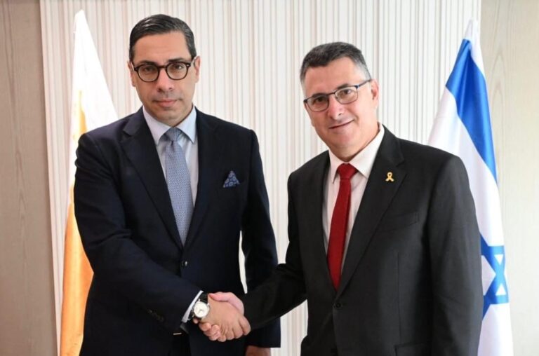 Συρία, Τουρκία και ασφάλεια, συζήτησαν Κόμπος και Σαάρ