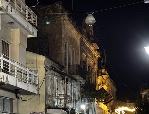 Καταρρέει το νεοκλασικό κτίριο Παπαγιάννη στον Πύργο