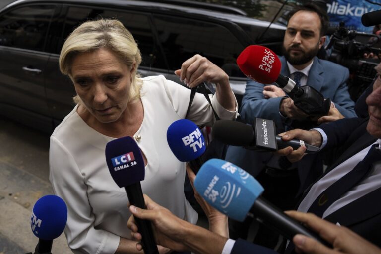 Μαρίν Λεπέν: Προετοιμάζεται για πρόωρες προεδρικές εκλογές – «Η θητεία του Μακρόν στην προεδρία έχει σχεδόν τελειώσει»