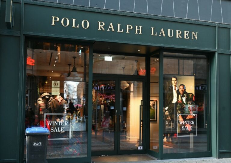 Κίνα: Αποζημίωση 2,6 εκατ. δολάρια στη Ralph Lauren για κλοπή πνευματικών δικαιωμάτων της εμπορικής ταυτότητάς της από κινεζικές εταιρίες